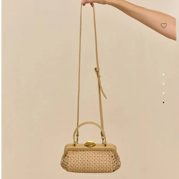 CULT GAIA ZUMA CROSSBODY BAG
SAND SMALL NEW WITH TAGS SMALL SIZE $598 w Dust Bag - Picture 3 of 17